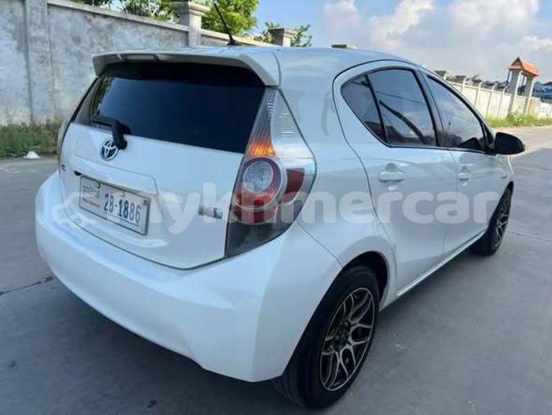 Big with watermark toyota prius svay rieng province bavet 10056