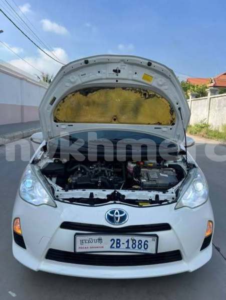Big with watermark toyota prius svay rieng province bavet 10056