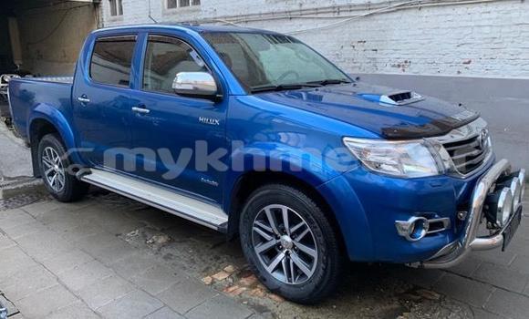 Buy Used Toyota Hilux Blue Car in Phnom Penh in Phnom Penh Buy Used Toyota Hilux Blue Car in Phnom Penh in Phnom Penh
