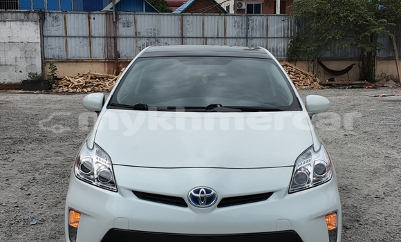 Buy New Toyota Prius White Car in Phnom Penh in Phnom Penh