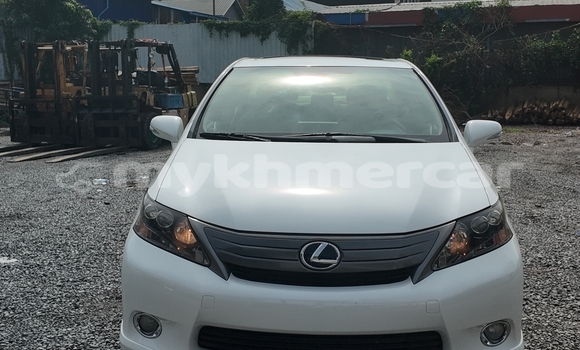 Buy New Lexus HS White Car in Phnom Penh in Phnom Penh