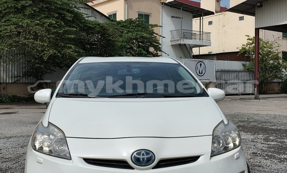 Buy New Toyota Prius White Car in Phnom Penh in Phnom Penh Buy New Toyota Prius White Car in Phnom Penh in Phnom Penh