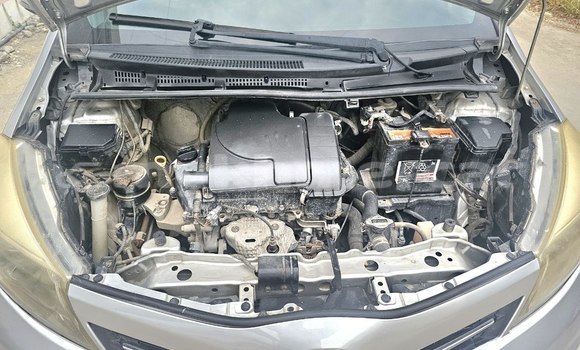 Buy Used Toyota Vitz Silver Car in Phnom Penh in Phnom Penh Buy Used Toyota Vitz Silver Car in Phnom Penh in Phnom Penh