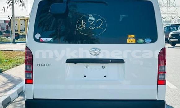 Buy Used Toyota Hiace White Car in Phnom Penh in Phnom Penh Buy Used Toyota Hiace White Car in Phnom Penh in Phnom Penh