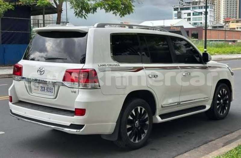 Big with watermark toyota land cruiser prado ratanakiri province banlung 10098