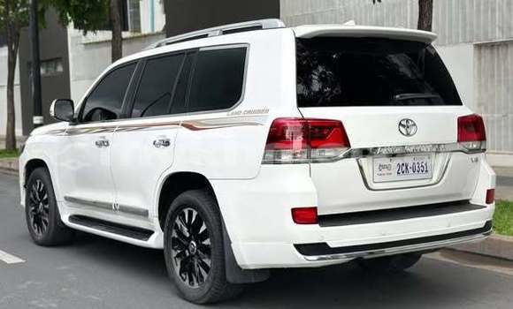 Buy Used Toyota Land Cruiser Prado Other Car in Banlung in Ratanakiri Province Buy Used Toyota Land Cruiser Prado Other Car in Banlung in Ratanakiri Province