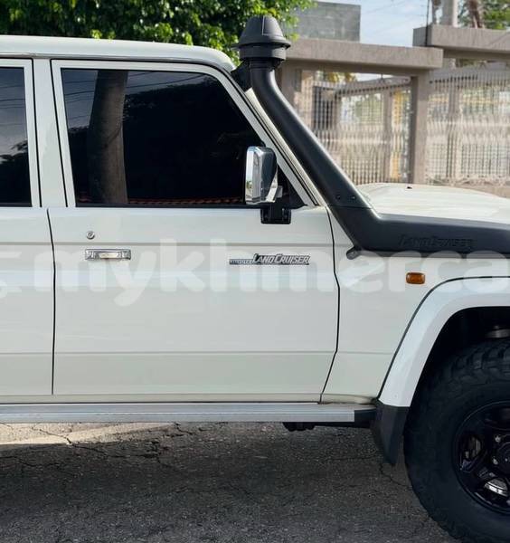 Big with watermark toyota land cruiser phnom penh phnom penh 10111