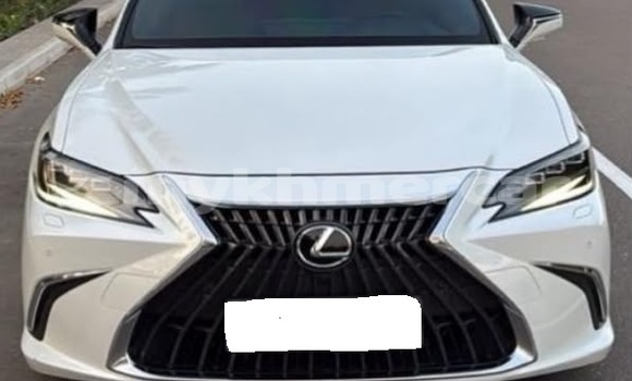 Buy Used Lexus ES White Car in Phnom Penh in Phnom Penh Buy Used Lexus ES White Car in Phnom Penh in Phnom Penh