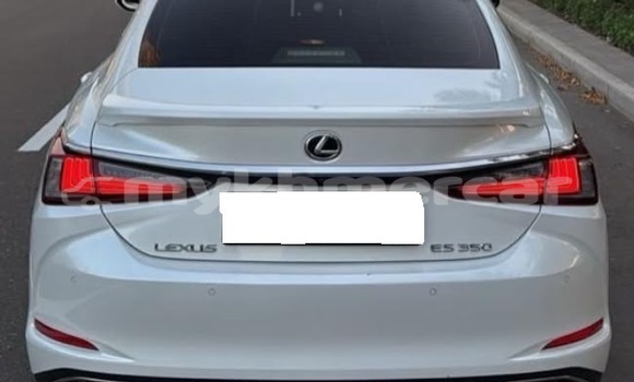 Buy Used Lexus ES White Car in Phnom Penh in Phnom Penh Buy Used Lexus ES White Car in Phnom Penh in Phnom Penh