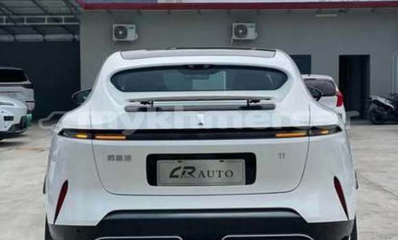Buy Used Hyundai Accent White Car in Banlung in Ratanakiri Province Buy Used Hyundai Accent White Car in Banlung in Ratanakiri Province