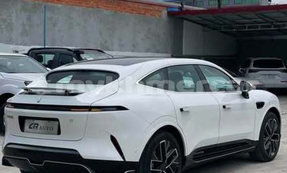Buy Used Hyundai Accent White Car in Banlung in Ratanakiri Province Buy Used Hyundai Accent White Car in Banlung in Ratanakiri Province