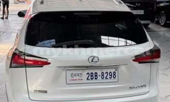 Acheter Occasion Voiture Lexus NX Blanc à Bavet, Svay Rieng Province Acheter Occasion Voiture Lexus NX Blanc à Bavet, Svay Rieng Province