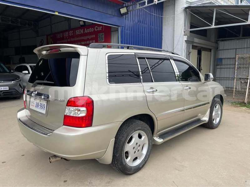 Big with watermark toyota highlander phnom penh phnom penh 10262