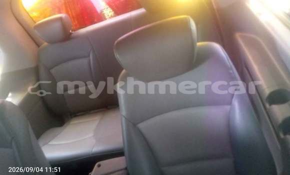 Buy Used Hyundai Starex White Car in Phnom Penh in Phnom Penh Buy Used Hyundai Starex White Car in Phnom Penh in Phnom Penh