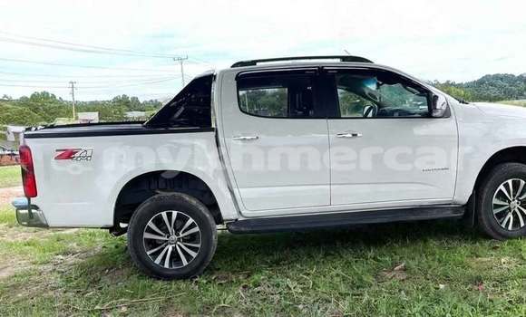 Buy Used Chevrolet Colorado White Car in Phnom Penh in Phnom Penh Buy Used Chevrolet Colorado White Car in Phnom Penh in Phnom Penh