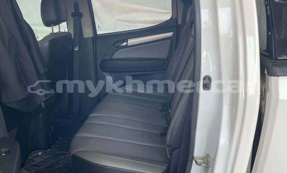 Buy Used Chevrolet Colorado White Car in Phnom Penh in Phnom Penh Buy Used Chevrolet Colorado White Car in Phnom Penh in Phnom Penh