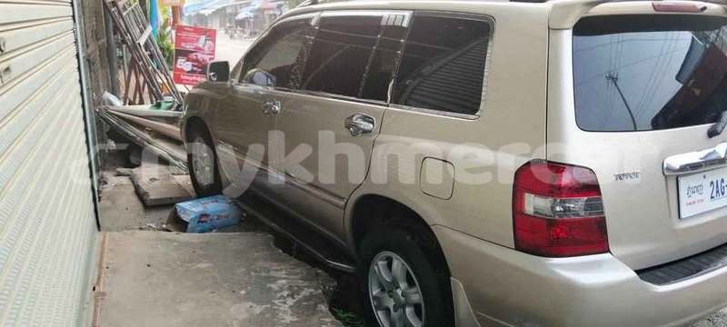Big with watermark toyota highlander phnom penh phnom penh 10286