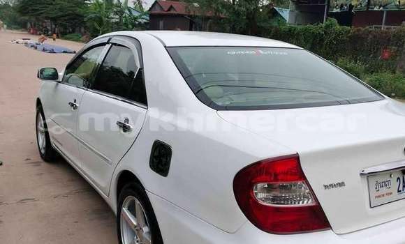 Buy Used Toyota Corolla White Car in Phnom Penh in Phnom Penh