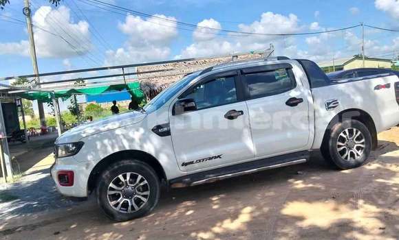 Buy Used Ford Windstar White Car in Chbar Mon in Kampong Speu Province Buy Used Ford Windstar White Car in Chbar Mon in Kampong Speu Province