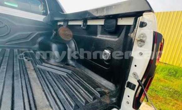 Buy Used Toyota Regius Other Car in Bavet in Svay Rieng Province Buy Used Toyota Regius Other Car in Bavet in Svay Rieng Province