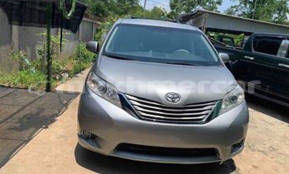 Buy Used Toyota Sienna Silver Car in Phnom Penh in Phnom Penh Buy Used Toyota Sienna Silver Car in Phnom Penh in Phnom Penh