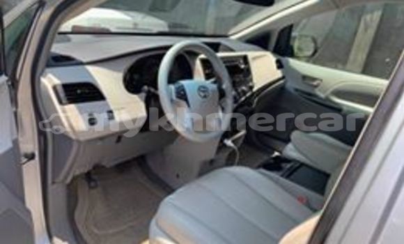 Buy Used Toyota Sienna Silver Car in Phnom Penh in Phnom Penh Buy Used Toyota Sienna Silver Car in Phnom Penh in Phnom Penh