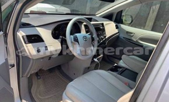 Buy Used Toyota Sienna Silver Car in Phnom Penh in Phnom Penh Buy Used Toyota Sienna Silver Car in Phnom Penh in Phnom Penh