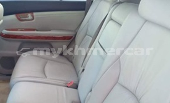 Buy Used Lexus RX 330 White Car in Phnom Penh in Phnom Penh Buy Used Lexus RX 330 White Car in Phnom Penh in Phnom Penh