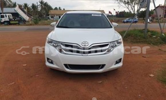 Buy Used Toyota Avanza White Car in Phnom Penh in Phnom Penh Buy Used Toyota Avanza White Car in Phnom Penh in Phnom Penh