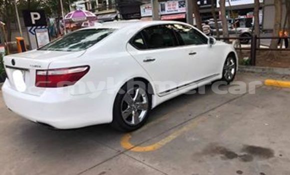 Buy Used Lexus LS White Car in Phnom Penh in Phnom Penh Buy Used Lexus LS White Car in Phnom Penh in Phnom Penh