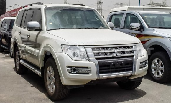 Buy Import Mitsubishi Pajero White Car in Import - Dubai in Kampot Province