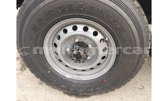 Acheter Import Voiture Toyota Land Cruiser Blanc à Import - Dubai, Kampot Province Acheter Import Voiture Toyota Land Cruiser Blanc à Import - Dubai, Kampot Province