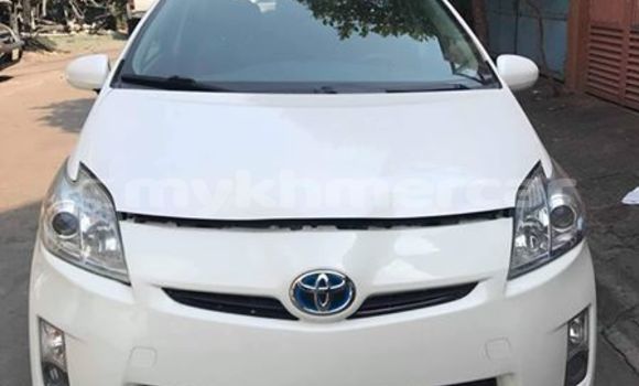 Buy Used Toyota Prius White Car in Phnom Penh in Phnom Penh Buy Used Toyota Prius White Car in Phnom Penh in Phnom Penh