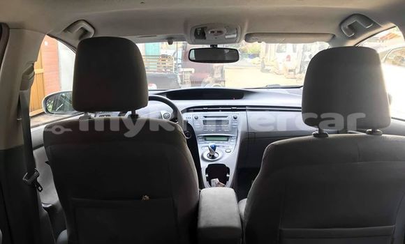 Buy Used Toyota Prius White Car in Phnom Penh in Phnom Penh Buy Used Toyota Prius White Car in Phnom Penh in Phnom Penh