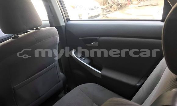 Buy Used Toyota Prius White Car in Phnom Penh in Phnom Penh Buy Used Toyota Prius White Car in Phnom Penh in Phnom Penh