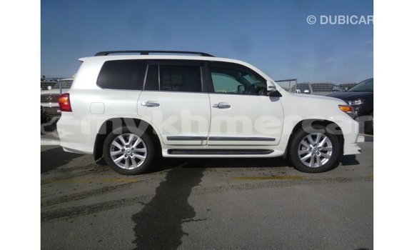 ទិញ នាំចូល Toyota Land Cruiser White ឡាន} ក្នុង Import - Dubai ក្នុង Kampot Province ទិញ នាំចូល Toyota Land Cruiser White ឡាន} ក្នុង Import - Dubai ក្នុង Kampot Province