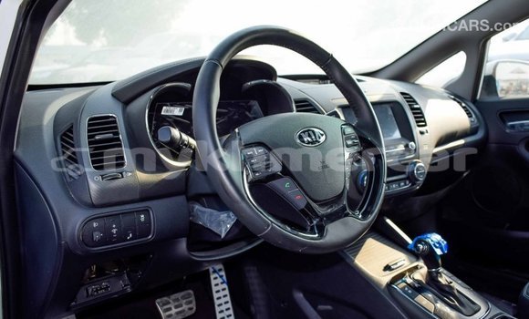 Acheter Import Voiture Kia Cerato Blanc à Import - Dubai, Kampot Province Acheter Import Voiture Kia Cerato Blanc à Import - Dubai, Kampot Province