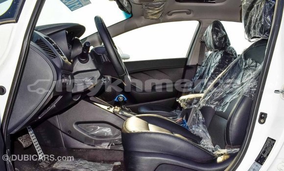 Acheter Import Voiture Kia Cerato Blanc à Import - Dubai, Kampot Province Acheter Import Voiture Kia Cerato Blanc à Import - Dubai, Kampot Province