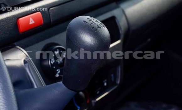 ទិញ នាំចូល Toyota Hiace White ឡាន} ក្នុង Import - Dubai ក្នុង Kampot Province ទិញ នាំចូល Toyota Hiace White ឡាន} ក្នុង Import - Dubai ក្នុង Kampot Province